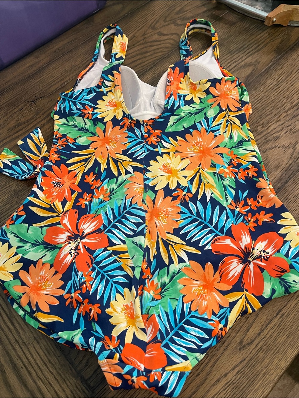 Plus Size Tropical Floral Tankini Swimsuit in Navy & Orange - Picture 6 of 12